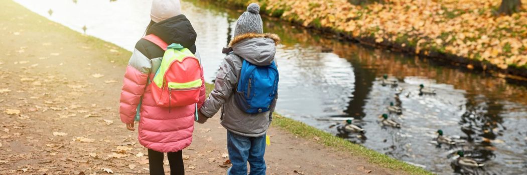 Kirándulás gyerekkel ősszel - a legjobb családi programok Mosolygós őszi kirándulás gyerekekkel - családbarát útvonal ötletek